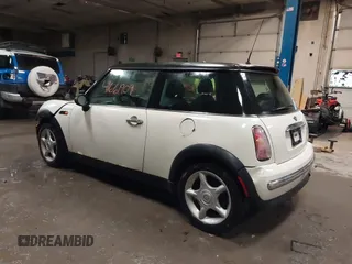 2004 MINI Hardtop with VIN WMWRC33404TC48963, listed as a IAAI auction lot 41661909 with 182,532 mi miles and . Bid and sale history available at DreamBid. Image 3.