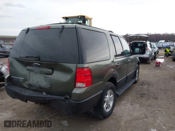 2004 Ford Expedition Special Service with VIN 1FMPU16L64LB74097, listed as a IAAI auction lot 41938850 with 168,436 mi miles. Bid and sale history available at carsss.com. Image 4.