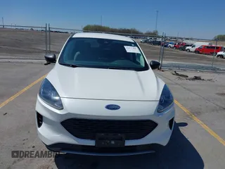 2022 Ford Escape SE with VIN 1FMCU9G69NUA61133, listed as a IAAI auction lot 42077406 with 218,074 mi miles. Bid and sale history available at carsss.com. Image 6.
