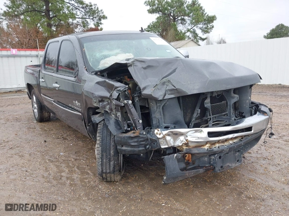 2010 Chevrolet Silverado 1500 LT with VIN 3GCRCSE02AG234916, listed as a IAAI auction lot 41376798 with 215,891 mi miles. Bid and sale history available at carsss.com. Image 6.