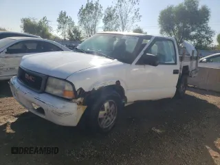 2003 GMC Sonoma SLS with VIN 1GTDT19X338197296, listed as a Copart auction lot 69642934 with 160,155 mi miles and Salvage Title. Bid and sale history available at carsss.com. Image 1.