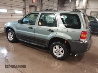 2005 Ford Escape XLS Value with VIN 1FMYU92Z25KD28826, listed as a IAAI auction lot 41638262 with 1 mi miles. Bid and sale history available at carsss.com. Image 3.
