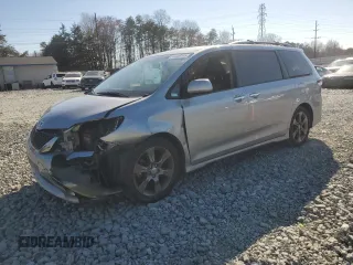 2016 Toyota Sienna SE с VIN 5TDXK3DC7GS731515, выставлен на аукционе Copart как лот 46498145 с пробегом 110 651 миль миль и Списание • Salvage title. История ставок и продаж доступна на DreamBid. Изображение 1.