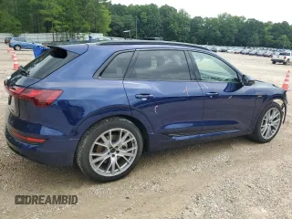 2021 Audi e-tron Prestige z VIN WA1VAAGE6MB016508, wystawiony jako Copart lot #64883204 z przebiegiem 44 953 mil mil oraz Szkoda całkowita • Salvage title. Historia ofert i sprzedaży dostępna na DreamBid. Obrazek 3.