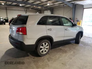 2011 Kia Sorento LX с VIN 5XYKTCA13BG009099, выставлен на аукционе Copart как лот 63863245 с пробегом 141 041 миль миль и Чистый • Clean title. История ставок и продаж доступна на DreamBid. Изображение 3.