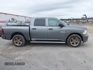 2013 Ram 1500 Express z VIN 1C6RR6KT8DS532508, wystawiony jako IAAI lot #42366979 z przebiegiem 196 024 mil mil oraz . Historia ofert i sprzedaży dostępna na DreamBid. Obrazek 14.
