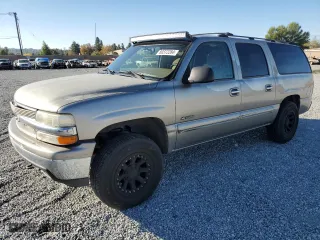 2000 Chevrolet Suburban LS with VIN 3GNEC16TXYG190988, listed as a Copart auction lot 80372284 with 152,279 mi miles and Salvage Title. Bid and sale history available at carsss.com. Image 1.