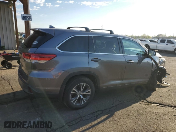 2018 Toyota Highlander LE с VIN 5TDBZRFH6JS817777, выставлен на аукционе Copart как лот 56344485 с пробегом 73 580 миль миль и Списание • Salvage title. История ставок и продаж доступна на DreamBid. Изображение 3.