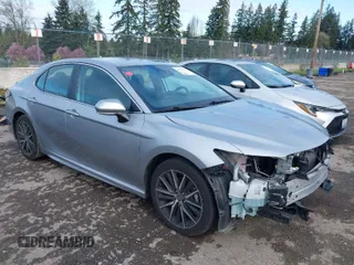 2023 Toyota Camry SE with VIN 4T1G11AK3PU810657, listed as a IAAI auction lot 41957968 with 38,297 mi miles. Bid and sale history available at carsss.com. Image 1.