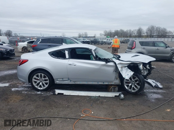 2016 Hyundai Genesis Coupe 3.8L Base with VIN KMHHT6KJ3GU132901, listed as a IAAI auction lot 41525043 with 94,012 mi miles. Bid and sale history available at carsss.com. Image 13.