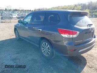 2013 Nissan Pathfinder SV with VIN 5N1AR2MM0DC608006, listed as a IAAI auction lot 42121692 with 207,053 mi miles. Bid and sale history available at carsss.com. Image 3.
