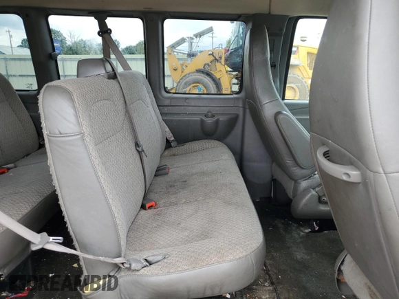 2017 Chevrolet Express Passenger LT z VIN 1GAZGMFG3H1258512, wystawiony jako Copart lot #62822304 z przebiegiem 56 009 mil mil oraz Nie do naprawy • Non repairable. Historia ofert i sprzedaży dostępna na DreamBid. Obrazek 11.