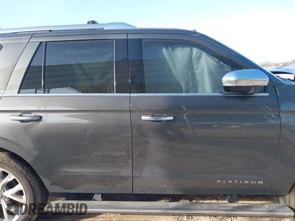 2019 Ford Expedition Platinum with VIN 1FMJU1LT9KEA48876, listed as a IAAI auction lot 41622102 with 133,087 mi miles. Bid and sale history available at carsss.com. Image 14.