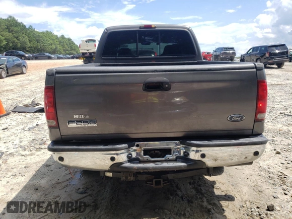 2005 Ford F-250 XL with VIN 1FTSW21P25EC64412, listed as a Copart auction lot 61992935 with 165,296 mi miles and Salvage title. Bid and sale history available at DreamBid. Image 6.