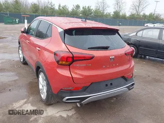 2024 Buick Encore GX Preferred z VIN KL4AMBSL3RB170506, wystawiony jako IAAI lot #41906083 z przebiegiem 2 147 mil mil oraz . Historia ofert i sprzedaży dostępna na DreamBid. Obrazek 3.