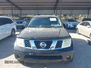 2007 Nissan Pathfinder S z VIN 5N1AR18U37C632647, wystawiony jako IAAI lot #41852844 z przebiegiem 229 775 mil mil oraz . Historia ofert i sprzedaży dostępna na DreamBid. Obrazek 6.