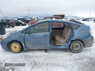2004 Toyota Prius with VIN JTDKB20U540072979, listed as a IAAI auction lot 41249959 with 251,582 mi miles. Bid and sale history available at carsss.com. Image 15.