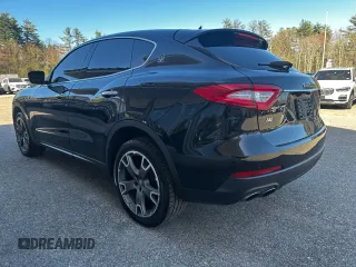 2018 Maserati Levante with VIN ZN661XUA1JX302021, listed as a Copart auction lot 55509055 with 92,444 mi miles and Clean Title. Bid and sale history available at carsss.com. Image 3.