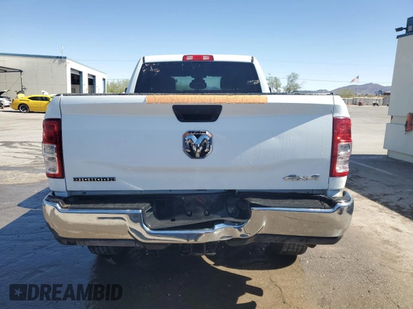 2024 Ram 2500 Big Horn z VIN 3C6UR5DL5RG100958, wystawiony jako Copart lot #56332725 z przebiegiem 24 686 mil mil oraz Czysty tytuł • Clean title. Historia ofert i sprzedaży dostępna na DreamBid. Obrazek 6.