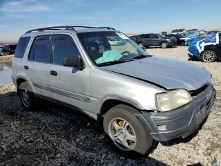 1997 Honda CR-V with VIN JHLRD184XVC005210, listed as a Copart auction lot 46392155 with 296,613 mi miles and Salvage Title. Bid and sale history available at carsss.com. Image 4.