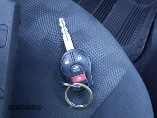 2013 Nissan Sentra SR z VIN 3N1AB7AP7DL639037, wystawiony jako IAAI lot #42317917 z przebiegiem 121 348 mil mil oraz . Historia ofert i sprzedaży dostępna na DreamBid. Obrazek 11.