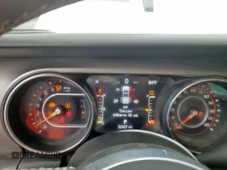 2023 Jeep Gladiator Overland z VIN 1C6HJTFG0PL514615, wystawiony jako Copart lot #57795945 z przebiegiem 32 427 mil mil oraz Czysty tytuł • Clean title. Historia ofert i sprzedaży dostępna na DreamBid. Obrazek 9.