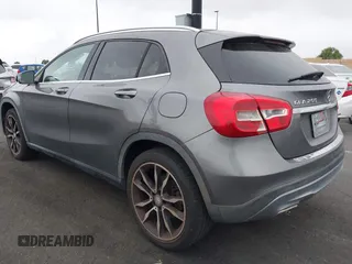 2016 Mercedes-Benz GLA 250 z VIN WDCTG4EB3GJ220886, wystawiony jako IAAI lot #42099790 z przebiegiem 131 012 mil mil oraz . Historia ofert i sprzedaży dostępna na DreamBid. Obrazek 3.