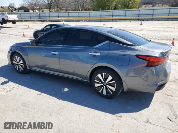 2019 Nissan Altima 2.5 SV with VIN 1N4BL4DV7KC153673, listed as a Copart auction lot 50534195 with 141,978 mi miles and Salvage Title. Bid and sale history available at carsss.com. Image 2.