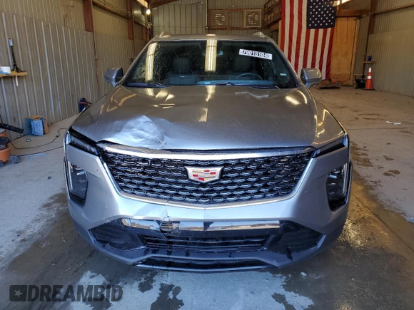 2024 Cadillac XT4 AWD Premium Luxury z VIN 1GYFZDR42RF137782, wystawiony jako Copart lot #79015104 z przebiegiem 11 549 mil mil oraz Czysty tytuł • Clean title. Historia ofert i sprzedaży dostępna na DreamBid. Obrazek 5.