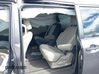 2019 Toyota Sienna L с VIN 5TDZZ3DCXKS966861, выставлен на аукционе IAAI как лот 41739828 с пробегом 64 305 миль миль и . История ставок и продаж доступна на DreamBid. Изображение 8.