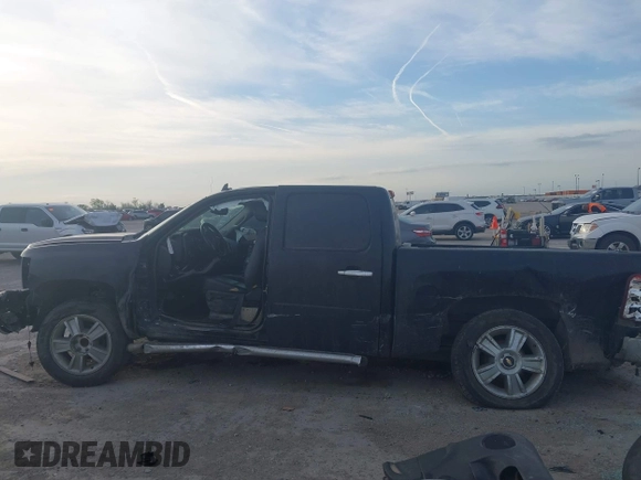 2013 Chevrolet Silverado 1500 LT with VIN 3GCPCSE00DG141940, listed as a IAAI auction lot 41882612 with Not Provided miles. Bid and sale history available at carsss.com. Image 14.