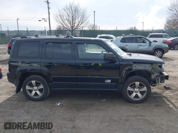 2016 Jeep Patriot High Altitude Edition with VIN 1C4NJRFB7GD789654, listed as a IAAI auction lot 41800088 with 47,739 mi miles. Bid and sale history available at carsss.com. Image 13.