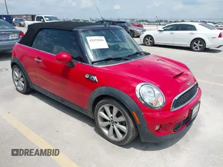 2014 MINI Convertible S с VIN WMWZP3C56ET707702, выставлен на аукционе IAAI как лот 42431046 с пробегом 65 726 миль миль и . История ставок и продаж доступна на DreamBid. Изображение 1.