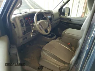 2020 Nissan NV Cargo S z VIN 1N6BF0LY5LN807871, wystawiony jako Copart lot #60689345 z przebiegiem 271 391 mil mil oraz Czysty tytuł • Clean title. Historia ofert i sprzedaży dostępna na DreamBid. Obrazek 8.