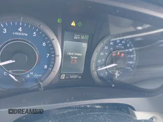 2020 Toyota Sienna XLE z VIN 5TDDZ3DC4LS232650, wystawiony jako IAAI lot #42332566 z przebiegiem 141 971 mil mil oraz . Historia ofert i sprzedaży dostępna na DreamBid. Obrazek 7.
