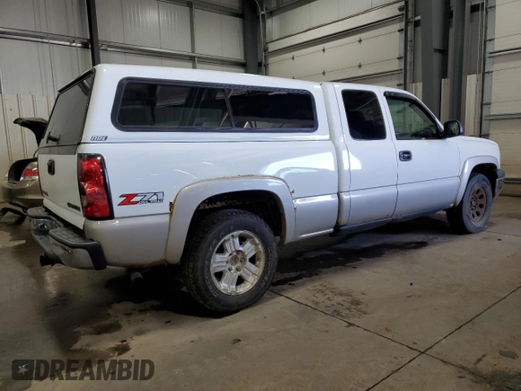 2005 Chevrolet Silverado 1500 Z71 with VIN 1GCEK19B35Z299108, listed as a Copart auction lot 51085525 with 191,419 mi miles and Salvage Title. Bid and sale history available at DreamBid. Image 3.