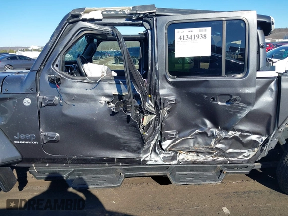 2022 Jeep Gladiator High Altitude with VIN 1C6HJTFG2NL183405, listed as a IAAI auction lot 41341938 with Not provided miles and . Bid and sale history available at DreamBid. Image 14.