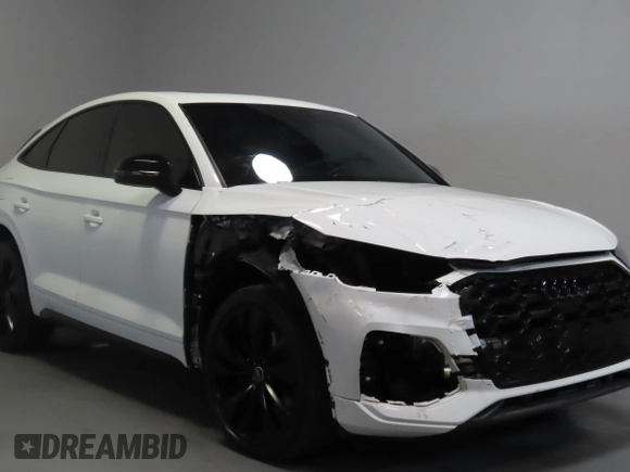 2023 Audi SQ5 Sportback Premium Plus z VIN WA124AFY1P2038636, wystawiony jako Copart lot #53910115 z przebiegiem 27 258 mil mil oraz Szkody całkowita. Historia ofert i sprzedaży dostępna na DreamBid. Obrazek 1.