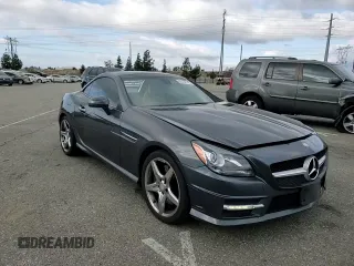 2012 Mercedes-Benz SLK 350 z VIN WDDPK5HA9CF024663, wystawiony jako Copart lot #44438745 z przebiegiem 118 331 mil mil oraz Szkoda całkowita • Salvage title. Historia ofert i sprzedaży dostępna na DreamBid. Obrazek 10.