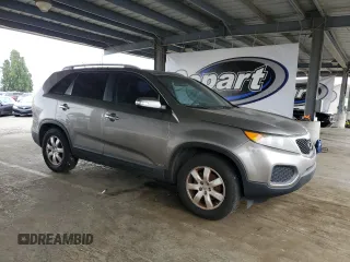 2013 Kia Sorento LX with VIN 5XYKTDA23DG310778, listed as a Copart auction lot 61196035 with 211,842 mi miles and Clean title. Bid and sale history available at DreamBid. Image 4.