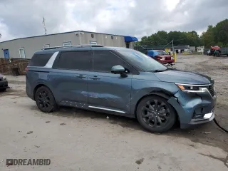 2022 Kia Carnival SX with VIN KNDNE5H30N6167806, listed as a Copart auction lot 70688734 with 29,980 mi miles and Salvage Title. Bid and sale history available at carsss.com. Image 4.
