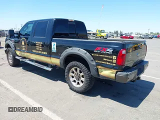 2008 Ford F-250 XL z VIN 1FTSW21RX8ED53070, wystawiony jako IAAI lot #42195310 z przebiegiem 253 764 mil mil oraz . Historia ofert i sprzedaży dostępna na DreamBid. Obrazek 3.