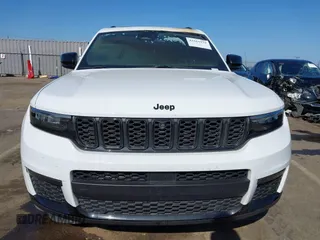2023 Jeep Grand Cherokee Limited with VIN 1C4RJKBGXP8892800, listed as a IAAI auction lot 42161939 with Not provided miles and . Bid and sale history available at DreamBid. Image 11.