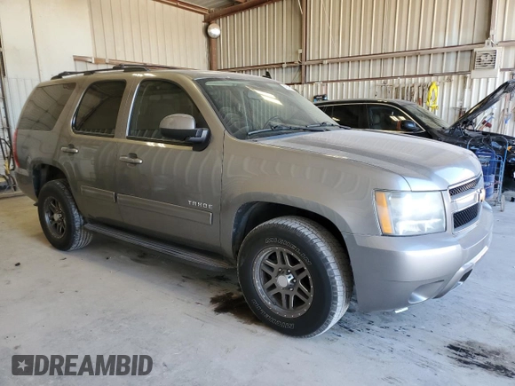 2012 Chevrolet Tahoe LS z VIN 1GNSCAE06CR318744, wystawiony jako Copart lot #46444455 z przebiegiem 194 651 mil mil oraz Czysty tytuł • Clean title. Historia ofert i sprzedaży dostępna na DreamBid. Obrazek 4.