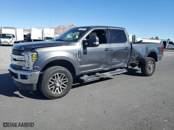 2018 Ford Super Duty F-350 SRW XL with VIN 1FT8W3BT0JEB82751, listed as a Copart auction lot 50410985 with 145,459 mi miles and Salvage Title. Bid and sale history available at carsss.com. Image 1.
