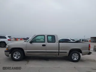 2002 Chevrolet Silverado 1500 LS with VIN 2GCEC19V321217096, listed as a IAAI auction lot 41727809 with 273,315 mi miles. Bid and sale history available at carsss.com. Image 15.