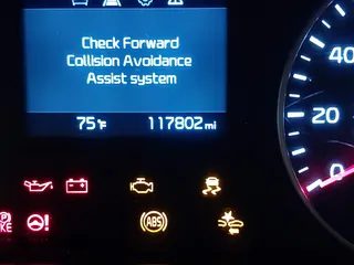 2019 Kia Optima LX with VIN 5XXGT4L38KG369502, listed as a IAAI auction lot 39820086 with 117,802 mi miles. Bid and sale history available at carsss.com. Image 16.