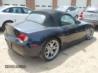 2008 BMW Z4 3.0i z VIN 4USBU33598LW75887, wystawiony jako IAAI lot #42168048 z przebiegiem 78 172 mil mil oraz . Historia ofert i sprzedaży dostępna na DreamBid. Obrazek 4.