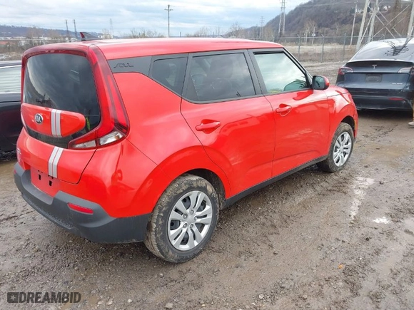 2020 Kia Soul LX with VIN KNDJ23AU9L7048111, listed as a IAAI auction lot 41672507 with 27,946 mi miles. Bid and sale history available at carsss.com. Image 4.