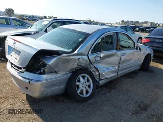 2003 Mercedes-Benz C 320 с VIN WDBRF64J73F381521, выставлен на аукционе IAAI как лот 41970103 с пробегом 119 180 миль миль и . История ставок и продаж доступна на DreamBid. Изображение 6.